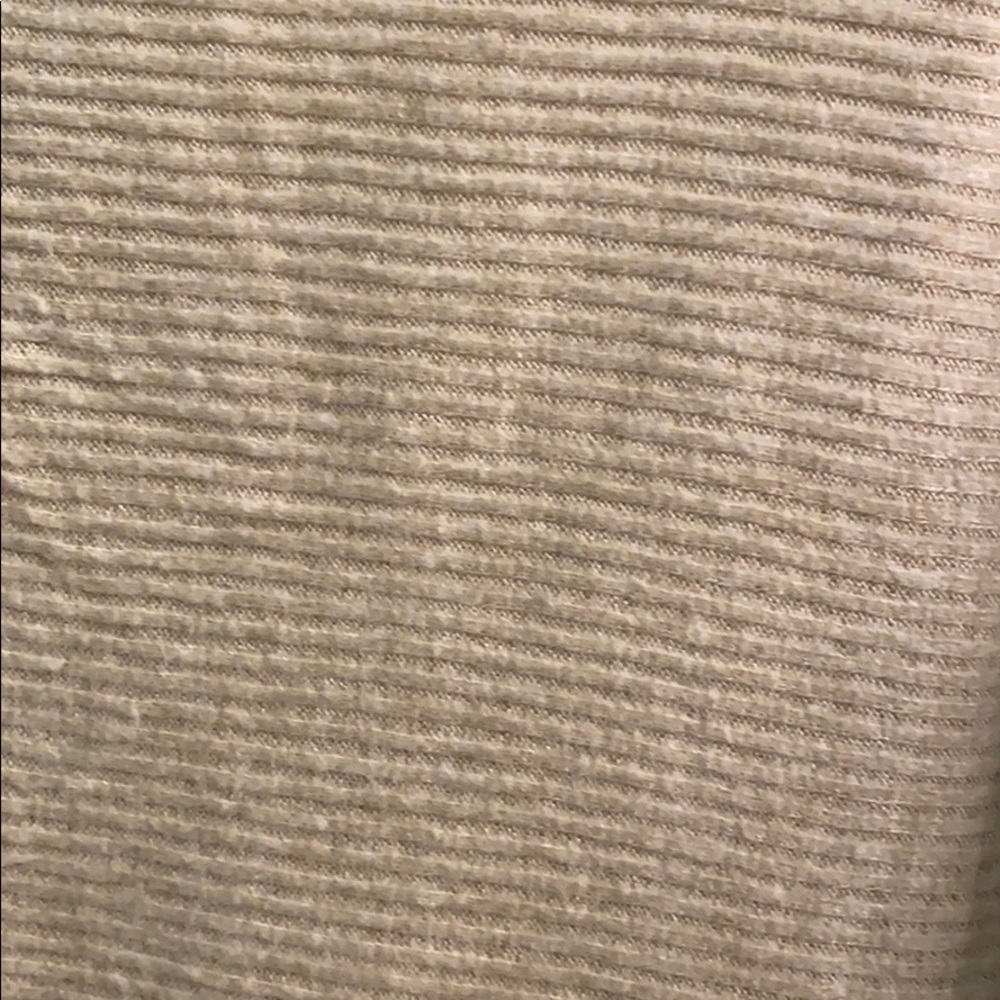 Beige sweater - Picture 2 of 3